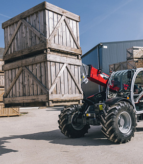 Massey Ferguson выпустил новую линейку телескопических погрузчиков MF TH